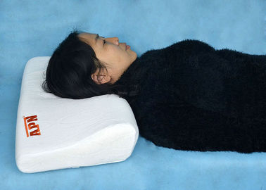 Kundengebundenes Logo-weißes gewelltes Kissen für schlaflose Leute/zervikale Spondylose