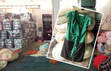 Zweite Hand-farbige Kleidung benutzte Kleidung Großhandels-Rags mit hoher Baumwolle und niedrigem Preis